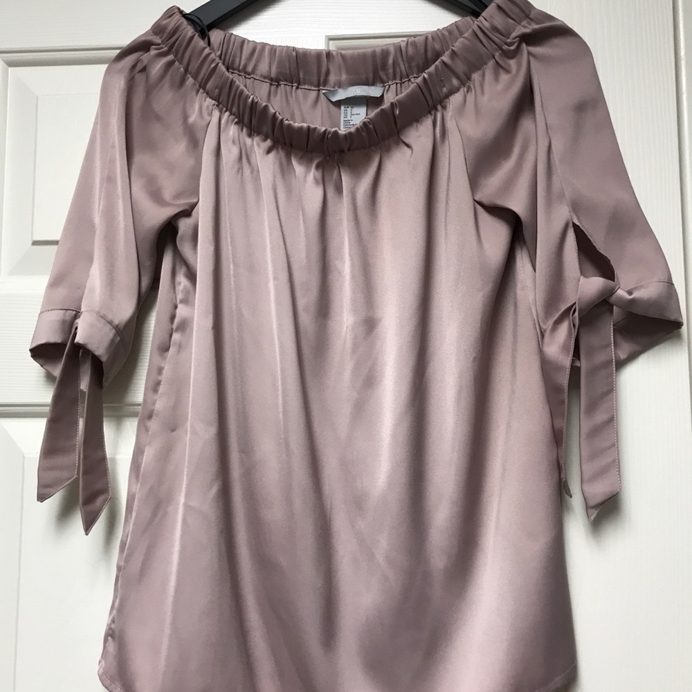 H&M Off Shoulder Blouse
